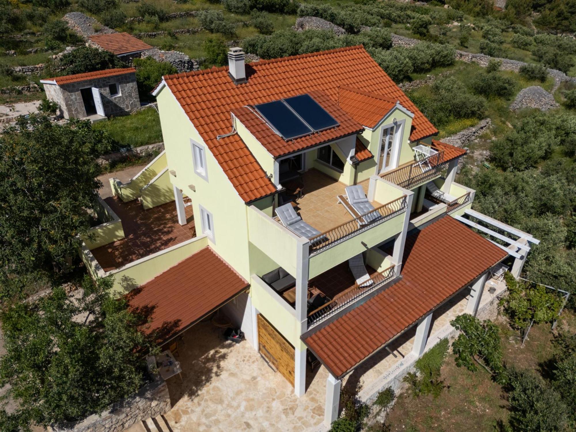 Villa Marin - 4 Apartments Zavala Bagian luar foto